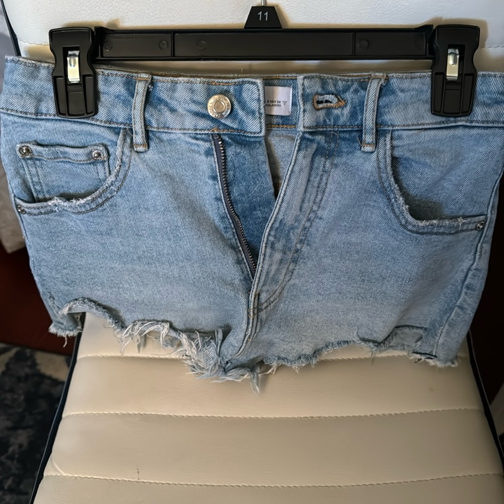 light wash zara shorts
